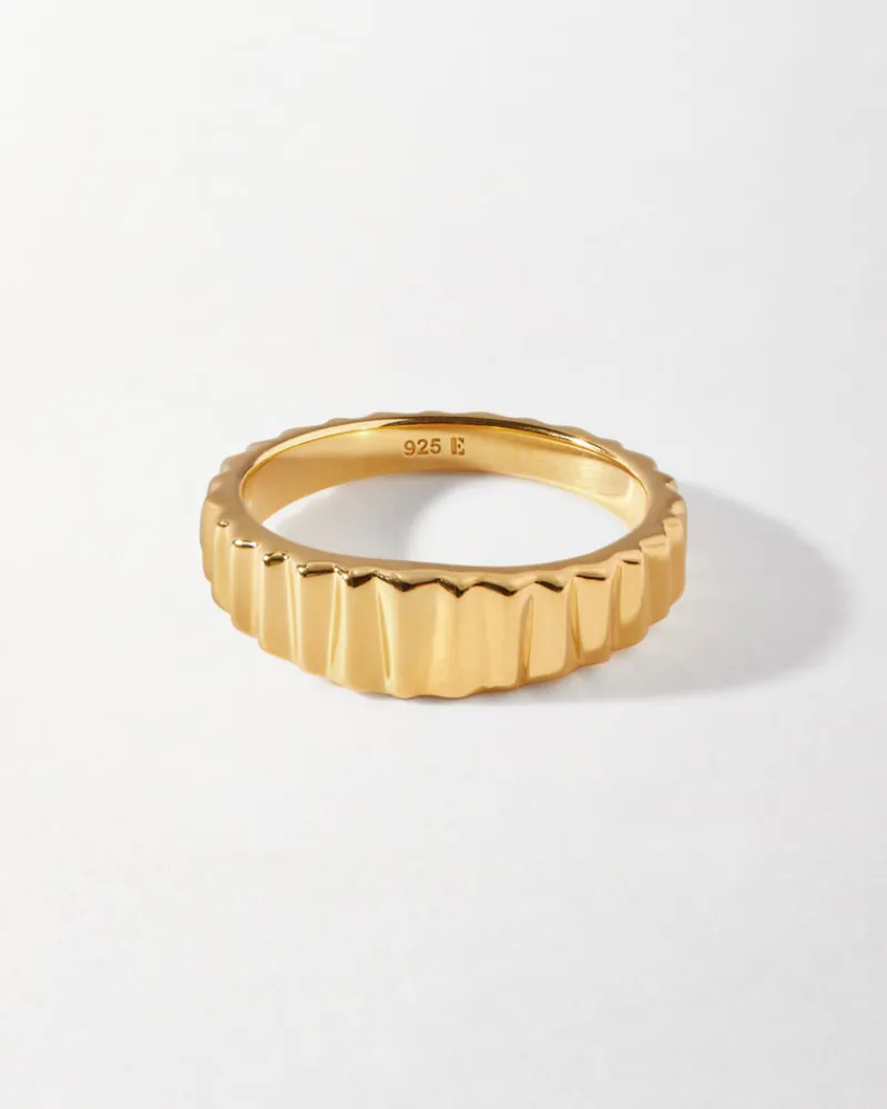 Edge of Ember Style | Charlotte Collins Dome Pavé Necklace