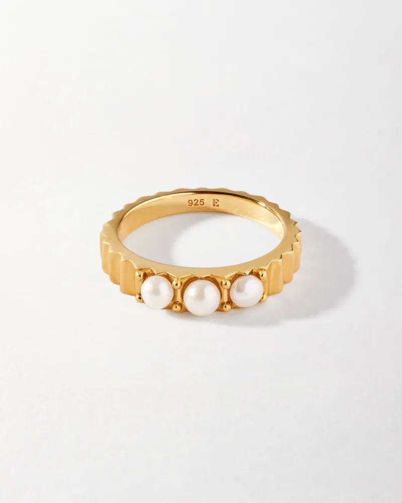 Edge of Ember Style | Mirage Pearl Bracelet