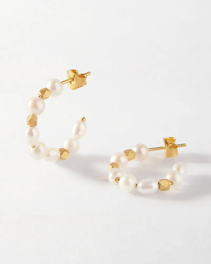 Edge of Ember Style | Mirage Pearl Bracelet