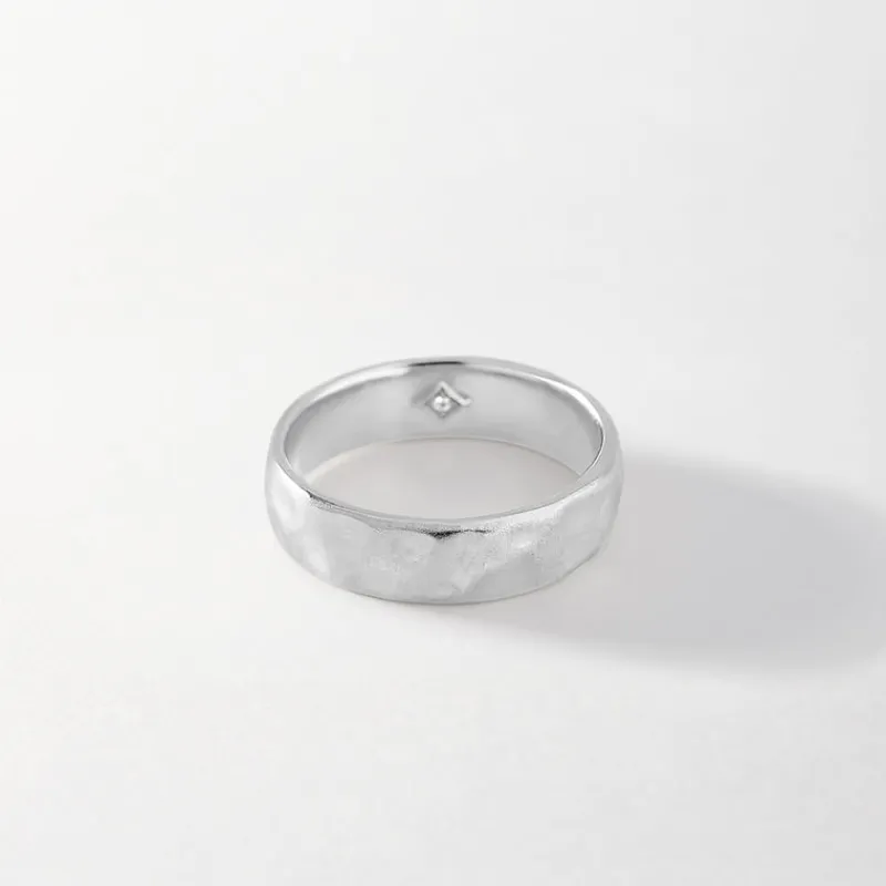 Edge of Ember All Rings | Reflect Signet Ring - Silver